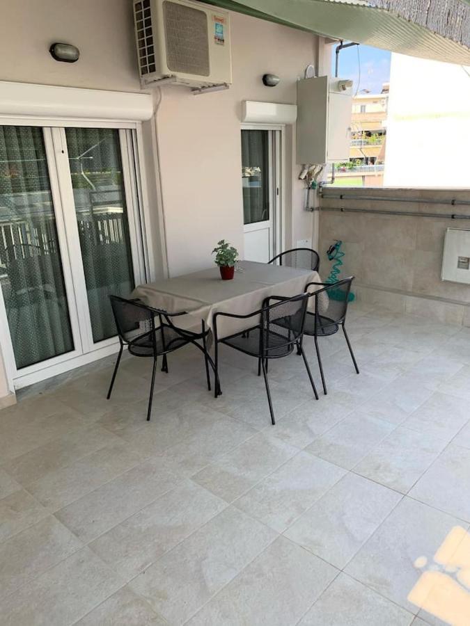 Renovated Apartment In The Center Of Larisa Bagian luar foto