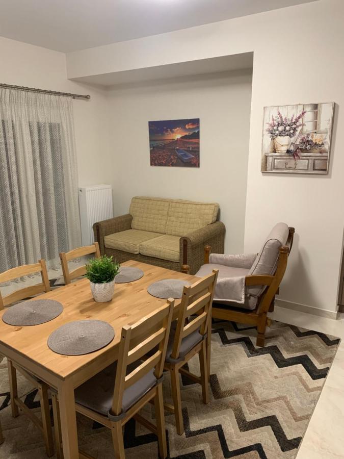 Renovated Apartment In The Center Of Larisa Bagian luar foto
